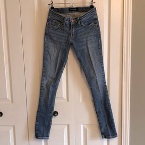 EUC Levi’s Skinny Leg - Too Super Low 524 - Women’s/ Junior Size 3 Denim Jeans